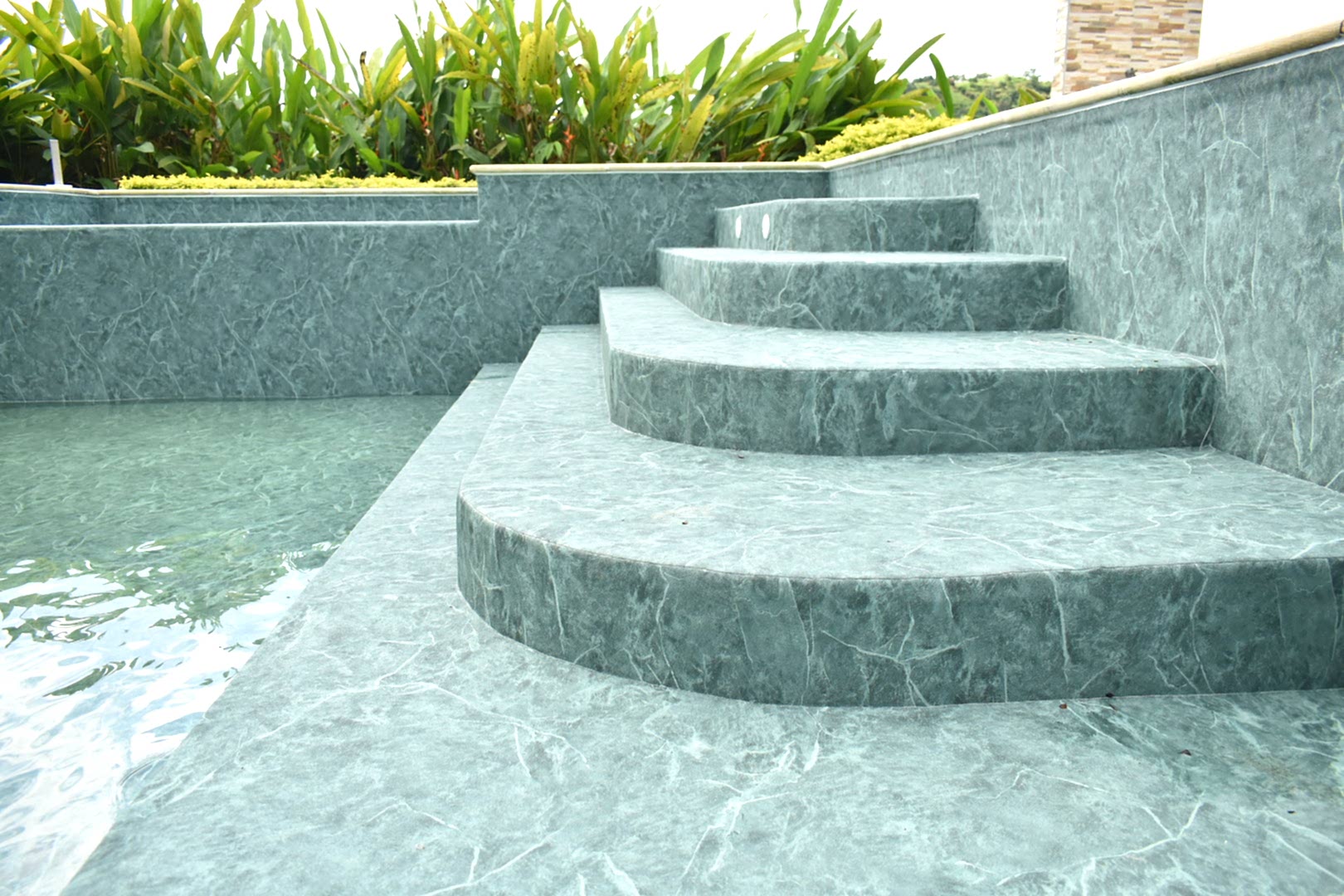 IMPERMEABILIZACION DE PISCINAS EN LA MESA